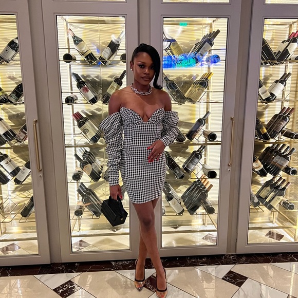 Kylie Puff Sleeve Off Shoulder Houndstooth Dress - Picture 2 of 4